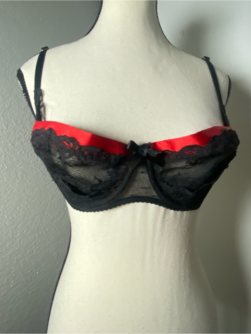 Y2K Victoria’s Secret Balconette Red Satin & Black Lace Bra Size 36B